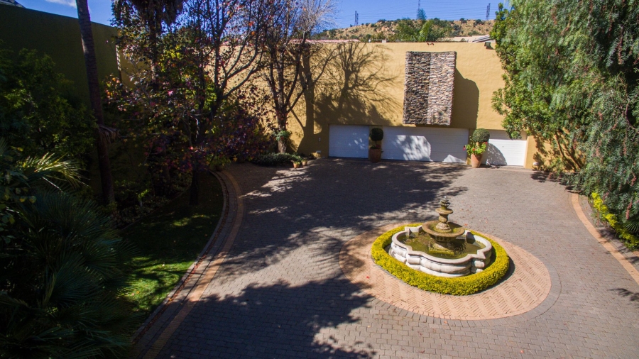 6 Bedroom Property for Sale in Bedfordview Gauteng
