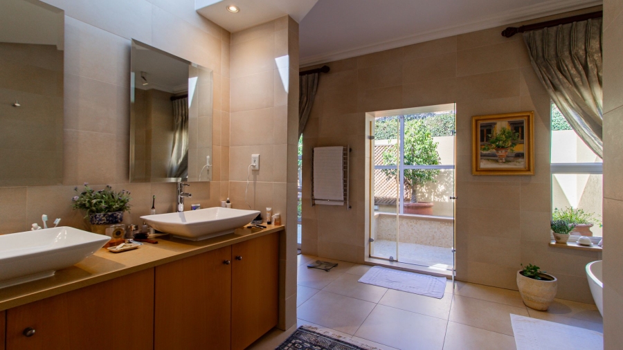 6 Bedroom Property for Sale in Bedfordview Gauteng