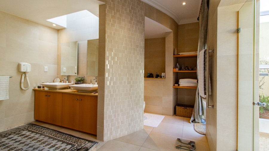 6 Bedroom Property for Sale in Bedfordview Gauteng