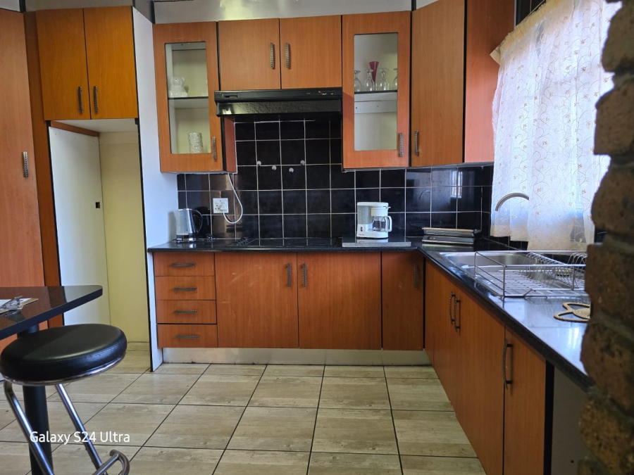 2 Bedroom Property for Sale in Cruywagenpark Gauteng