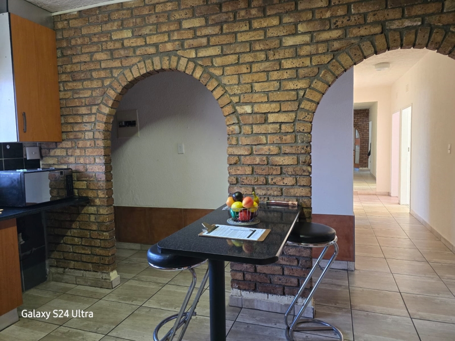 2 Bedroom Property for Sale in Cruywagenpark Gauteng