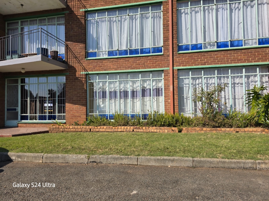 2 Bedroom Property for Sale in Cruywagenpark Gauteng