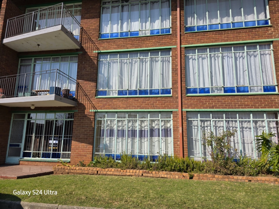 2 Bedroom Property for Sale in Cruywagenpark Gauteng