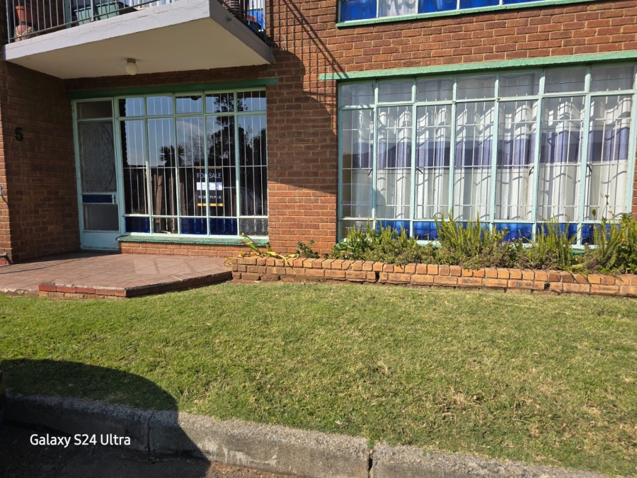 2 Bedroom Property for Sale in Cruywagenpark Gauteng