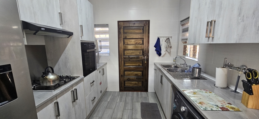 3 Bedroom Property for Sale in Randhart Gauteng