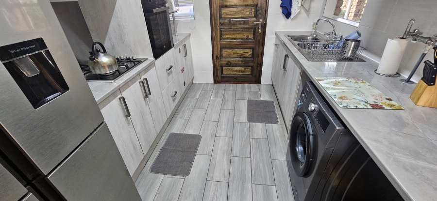 3 Bedroom Property for Sale in Randhart Gauteng