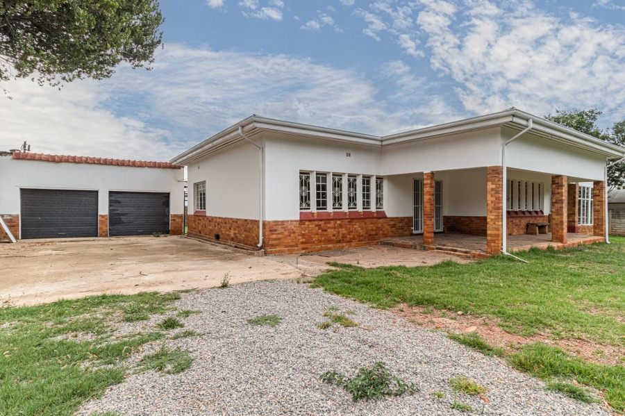 To Let 3 Bedroom Property for Rent in Florida Gauteng