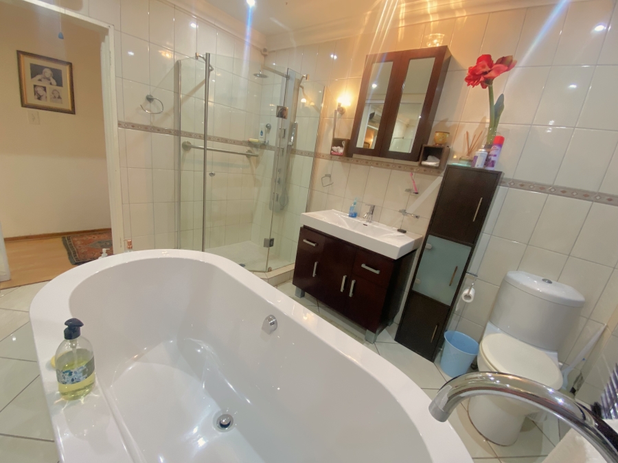 3 Bedroom Property for Sale in Noordheuwel Gauteng