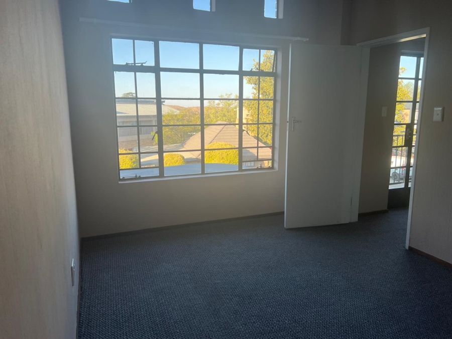 To Let 1 Bedroom Property for Rent in Helderkruin Gauteng