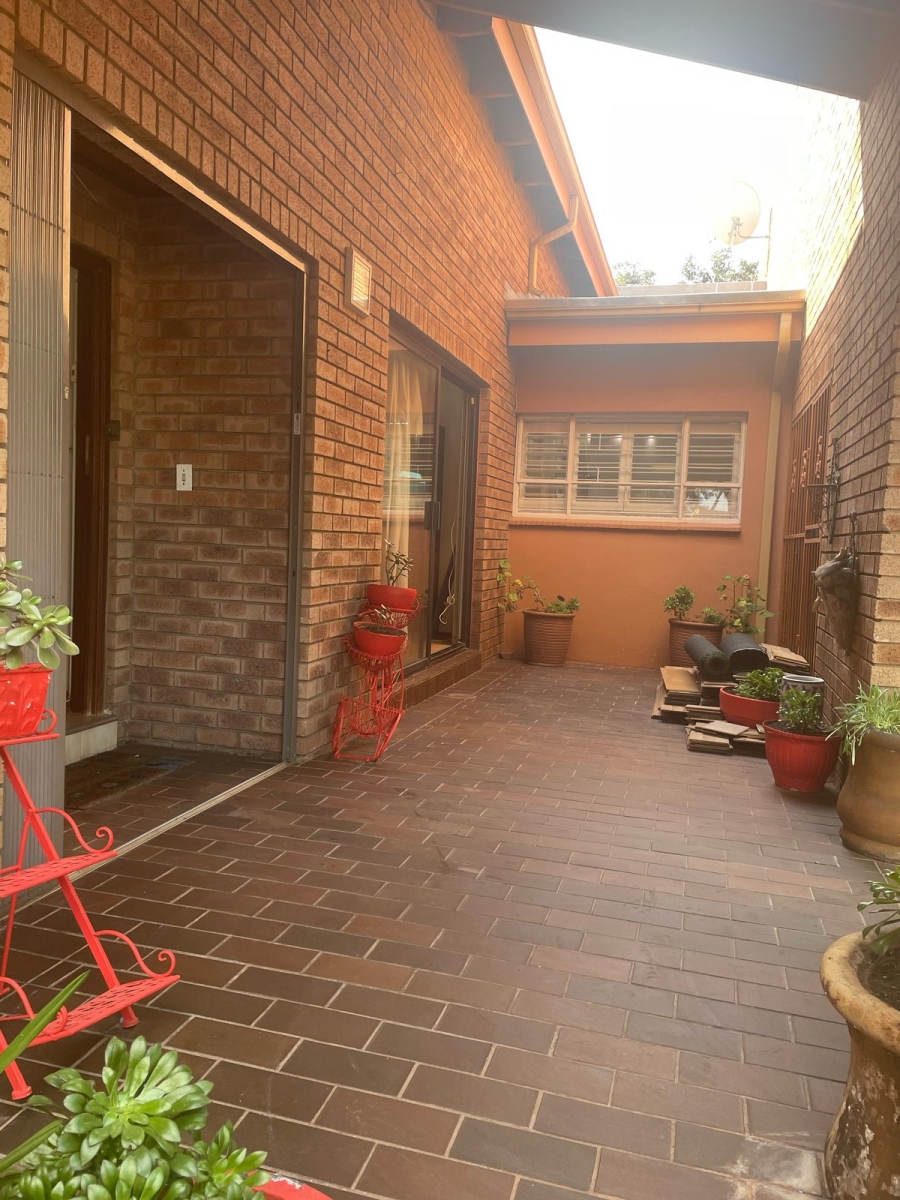 3 Bedroom Property for Sale in Noordheuwel Gauteng