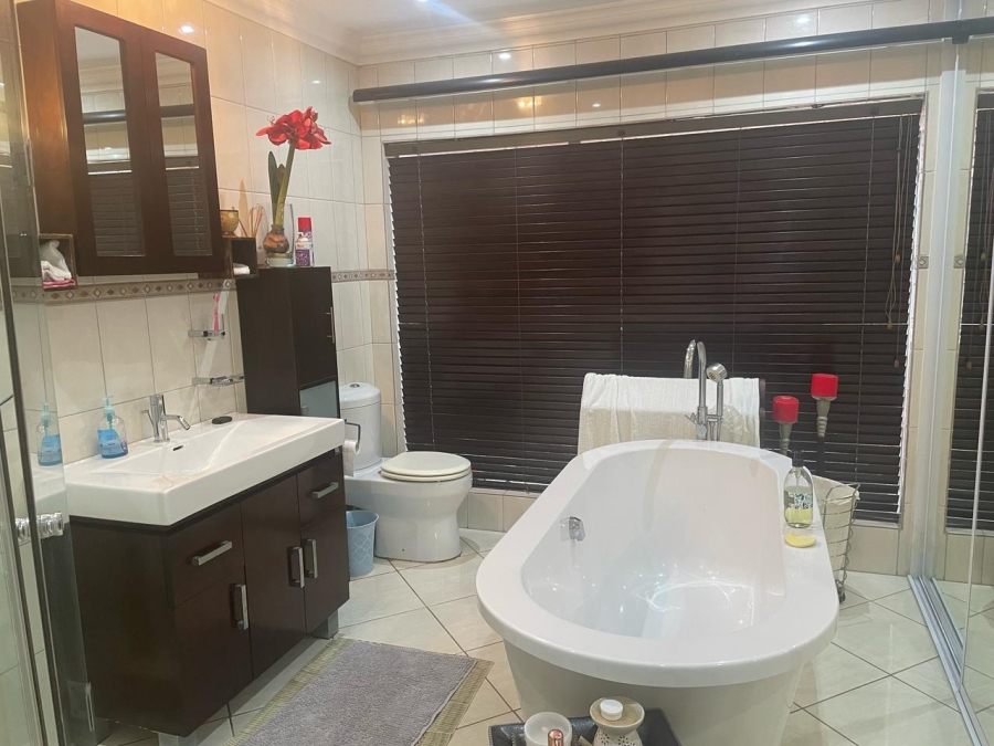3 Bedroom Property for Sale in Noordheuwel Gauteng
