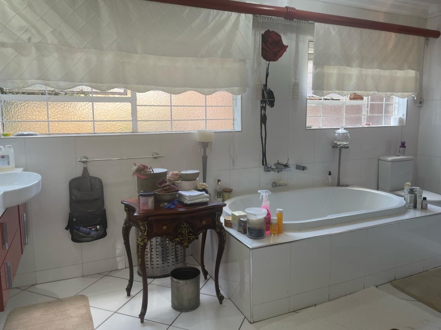 3 Bedroom Property for Sale in Noordheuwel Gauteng