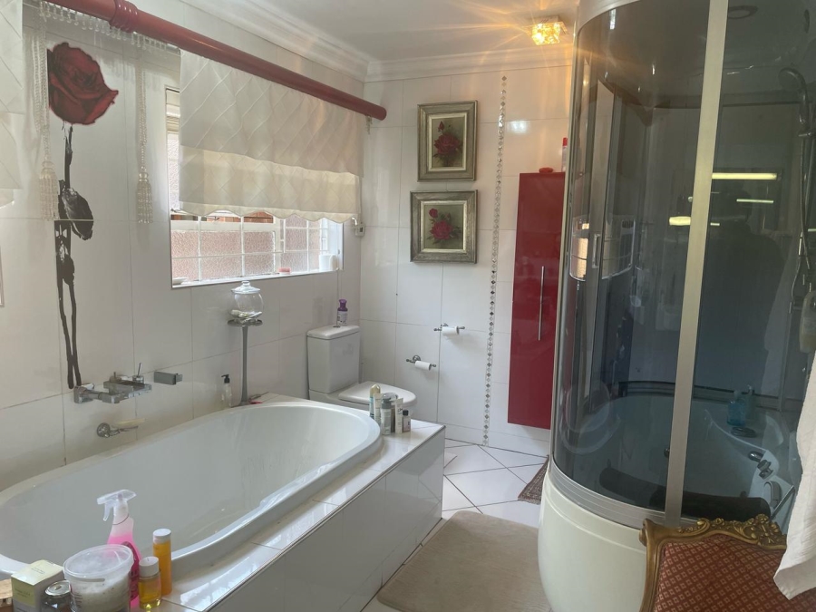 3 Bedroom Property for Sale in Noordheuwel Gauteng