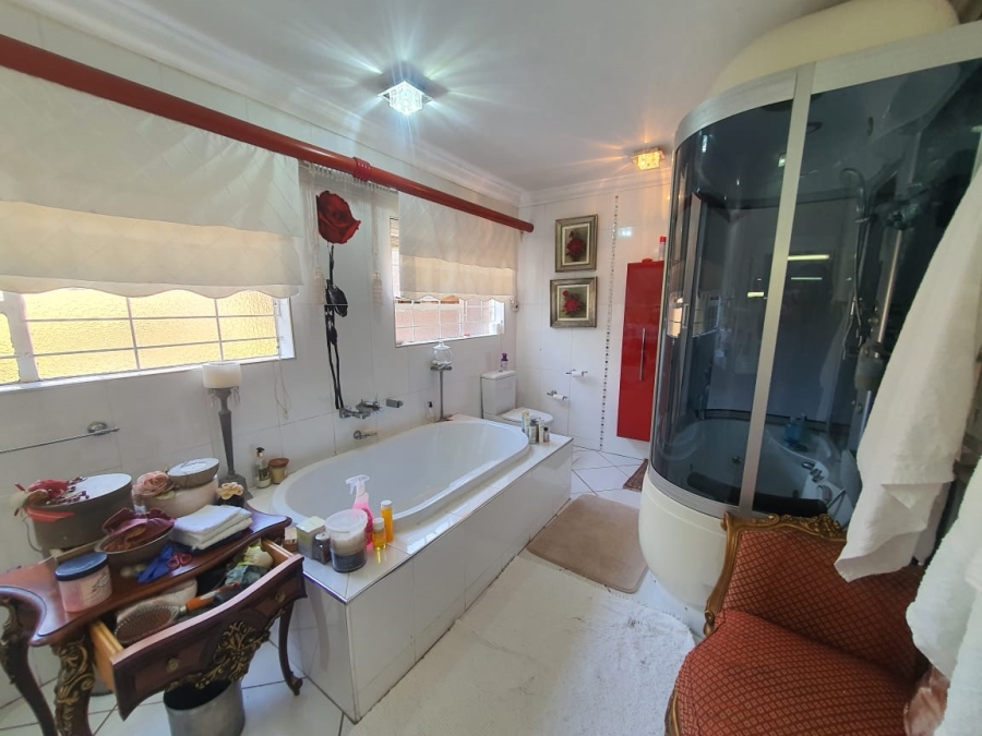 3 Bedroom Property for Sale in Noordheuwel Gauteng