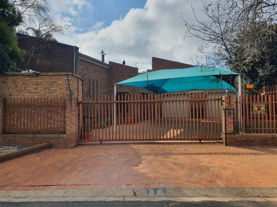 3 Bedroom Property for Sale in Noordheuwel Gauteng