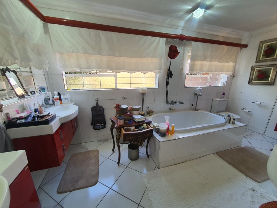3 Bedroom Property for Sale in Noordheuwel Gauteng