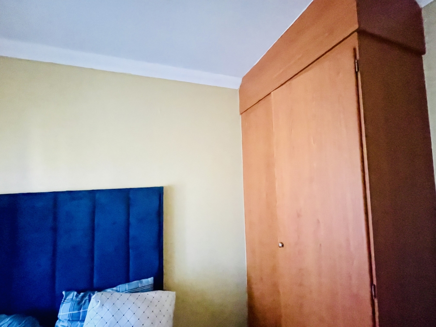 2 Bedroom Property for Sale in Erand Gardens Gauteng
