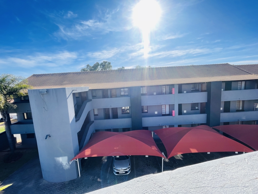 2 Bedroom Property for Sale in Erand Gardens Gauteng
