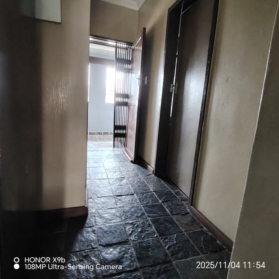 2 Bedroom Property for Sale in Erand Gardens Gauteng