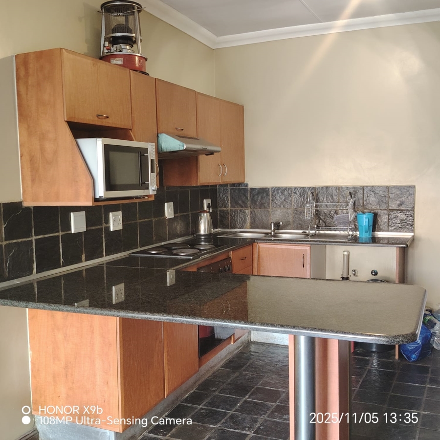 2 Bedroom Property for Sale in Erand Gardens Gauteng
