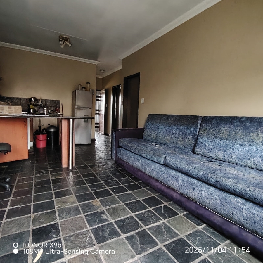 2 Bedroom Property for Sale in Erand Gardens Gauteng