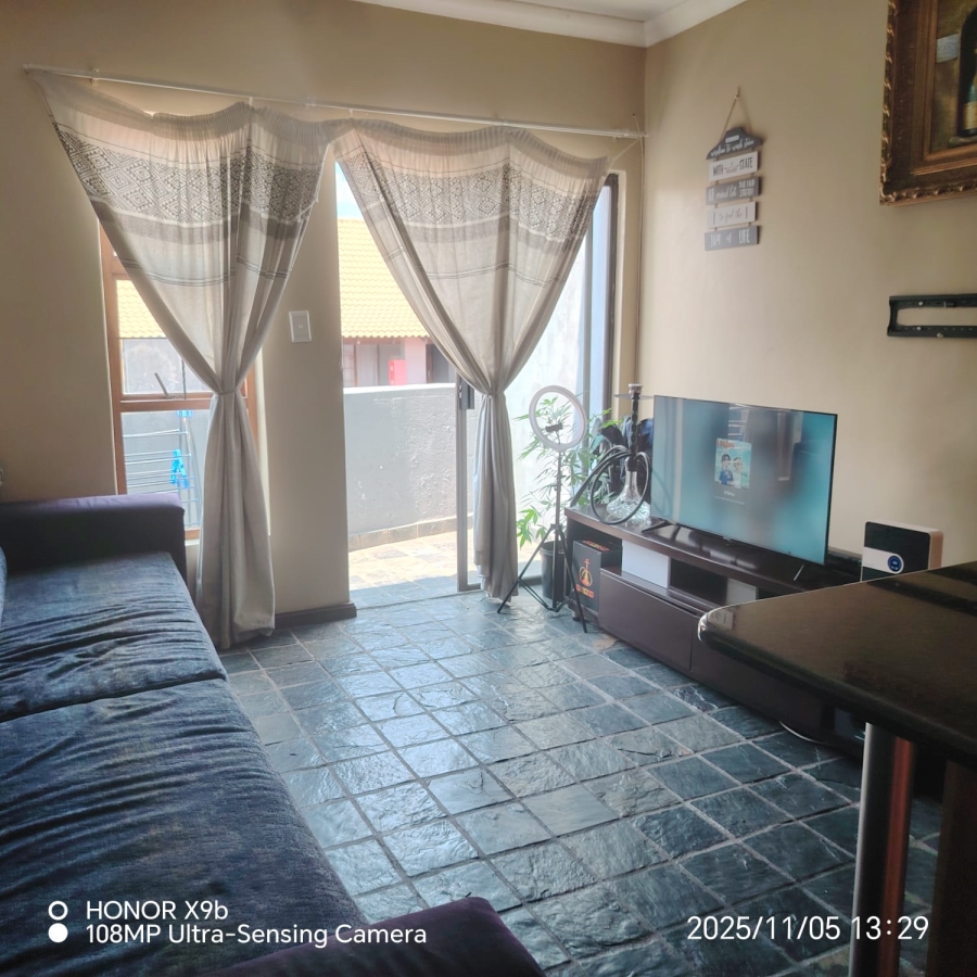 2 Bedroom Property for Sale in Erand Gardens Gauteng