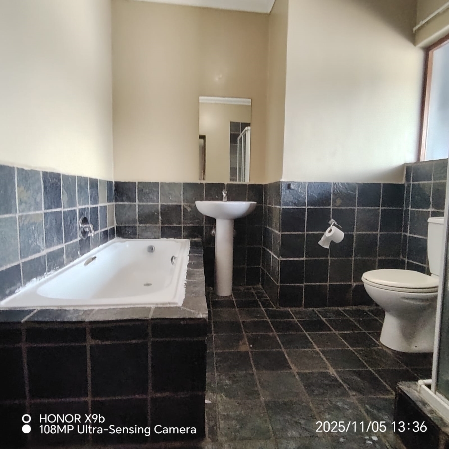 2 Bedroom Property for Sale in Erand Gardens Gauteng