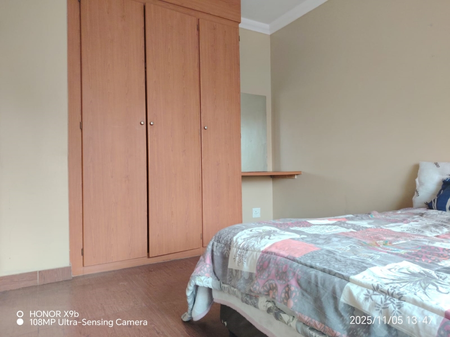 2 Bedroom Property for Sale in Erand Gardens Gauteng