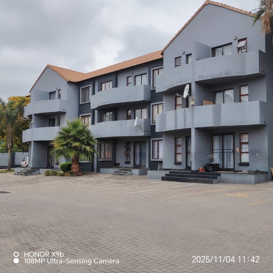 2 Bedroom Property for Sale in Erand Gardens Gauteng