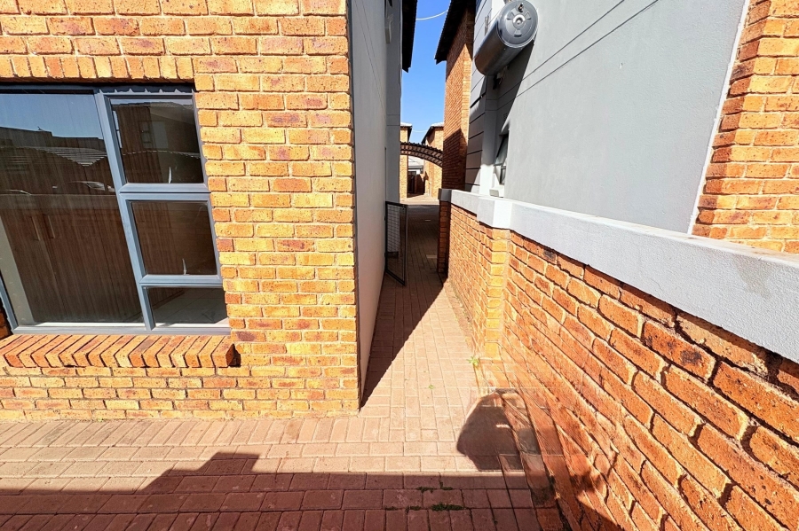 2 Bedroom Property for Sale in Rynfield Gauteng