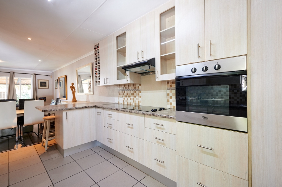 2 Bedroom Property for Sale in Noordwyk Gauteng