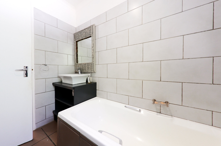 2 Bedroom Property for Sale in Noordwyk Gauteng