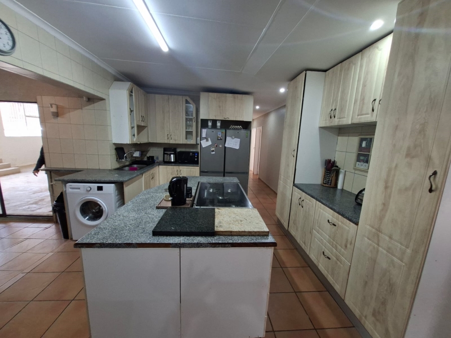 4 Bedroom Property for Sale in Rangeview Gauteng