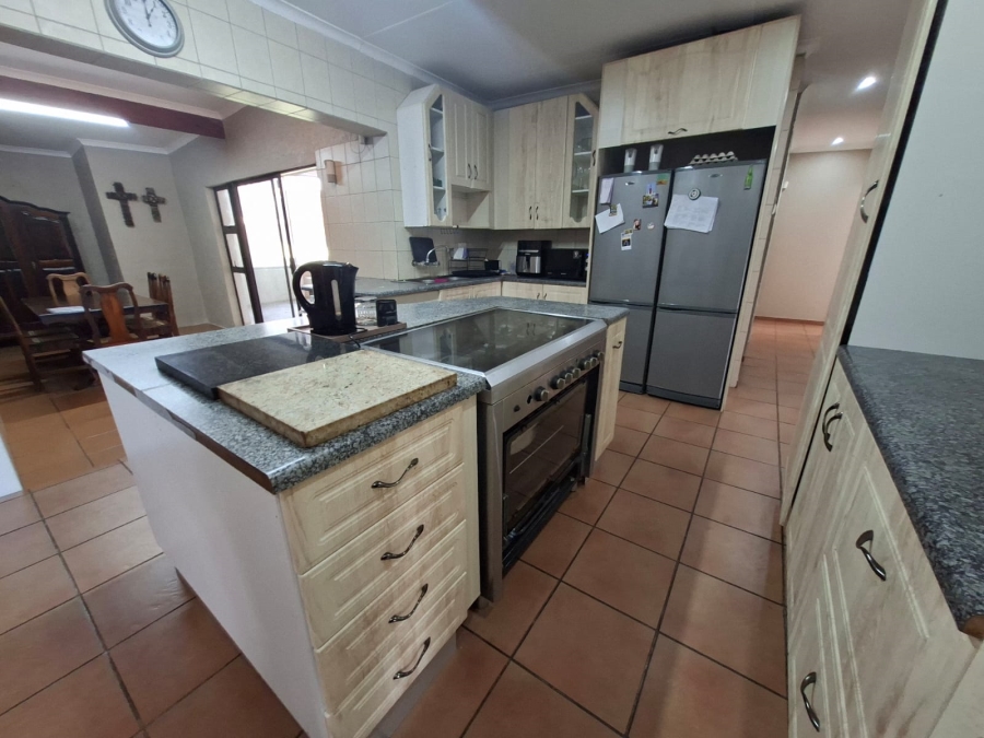 4 Bedroom Property for Sale in Rangeview Gauteng