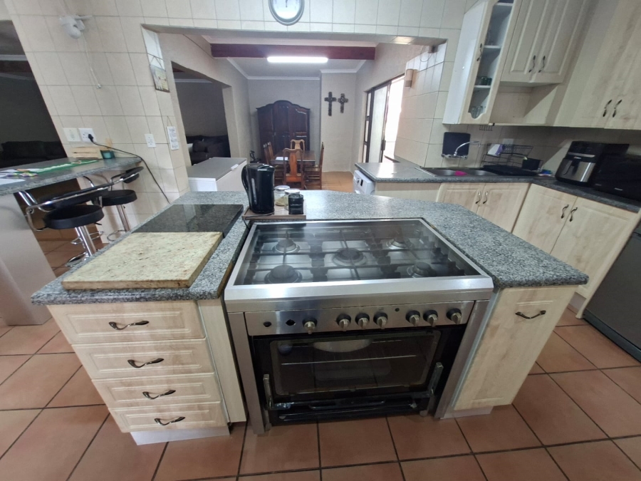 4 Bedroom Property for Sale in Rangeview Gauteng