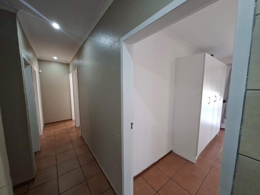 4 Bedroom Property for Sale in Rangeview Gauteng