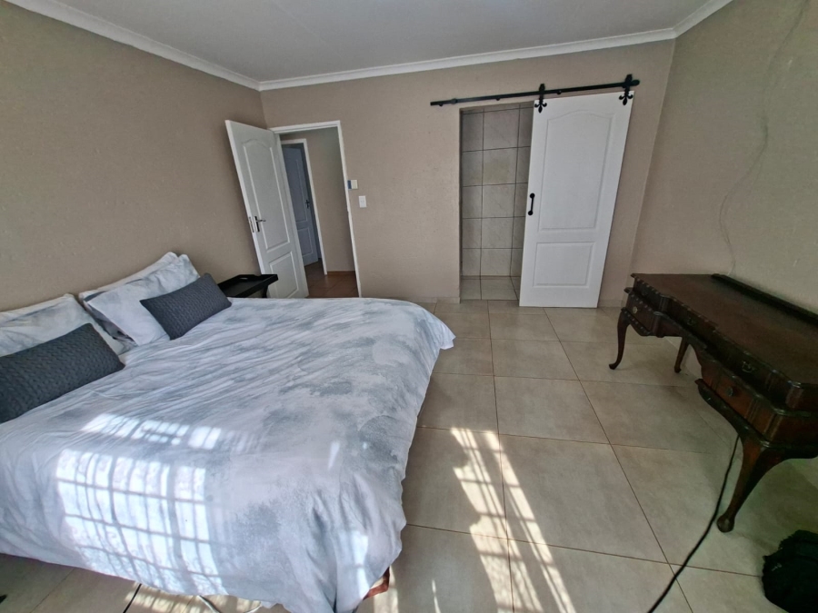 4 Bedroom Property for Sale in Rangeview Gauteng