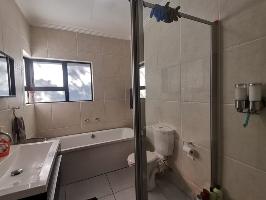 2 Bedroom Property for Sale in Bassonia Gauteng