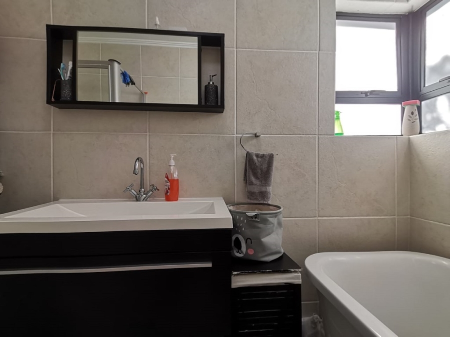 2 Bedroom Property for Sale in Bassonia Gauteng