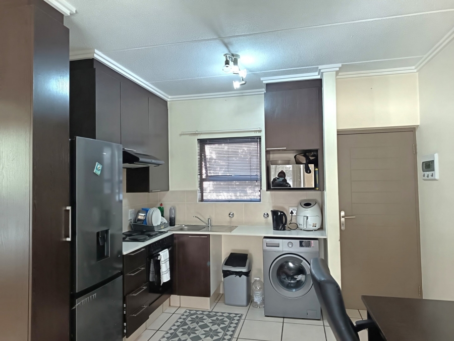 To Let 1 Bedroom Property for Rent in Bryanston Gauteng