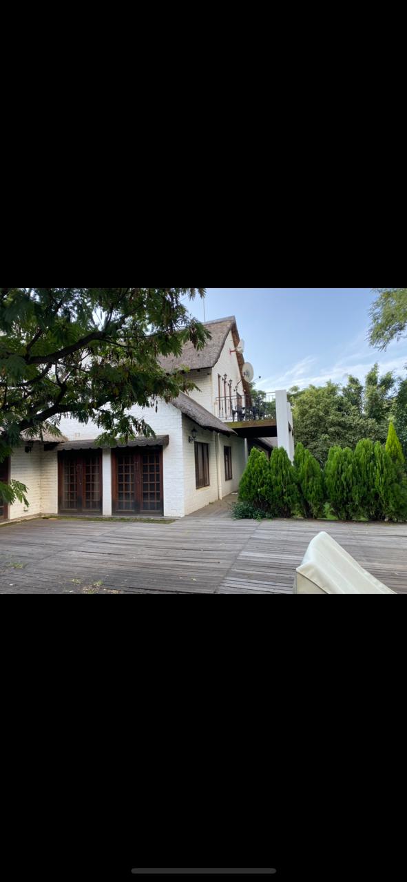 4 Bedroom Property for Sale in Carlswald Gauteng