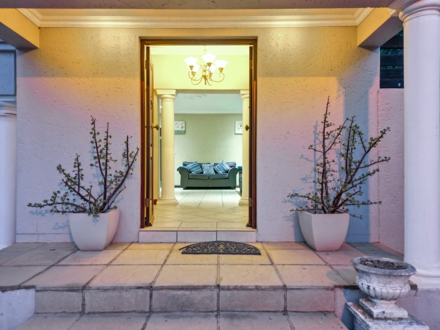 To Let 4 Bedroom Property for Rent in Fourways Gardens Gauteng