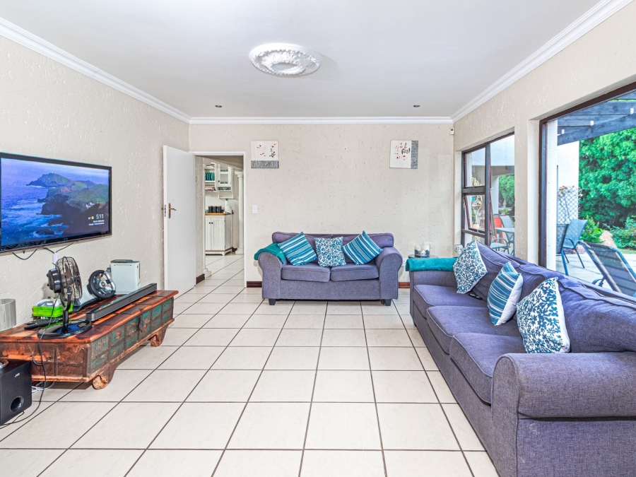 To Let 4 Bedroom Property for Rent in Fourways Gardens Gauteng