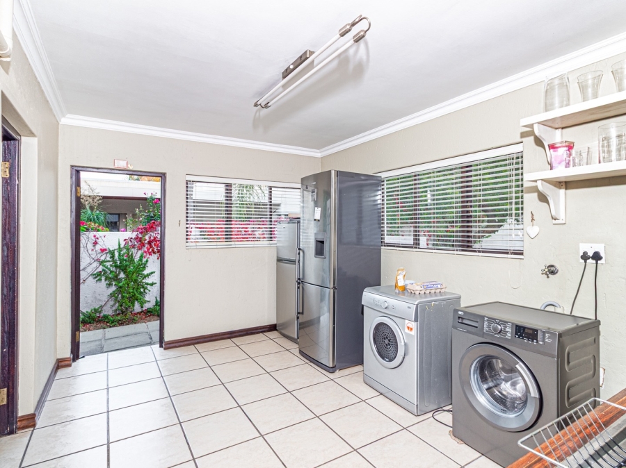 To Let 4 Bedroom Property for Rent in Fourways Gardens Gauteng