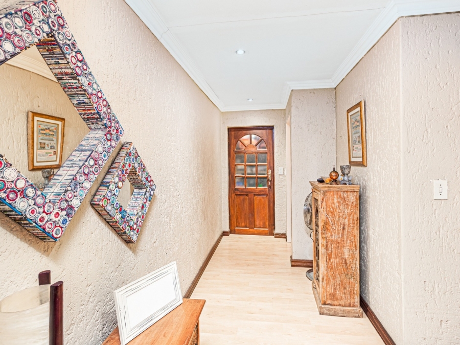 To Let 4 Bedroom Property for Rent in Fourways Gardens Gauteng