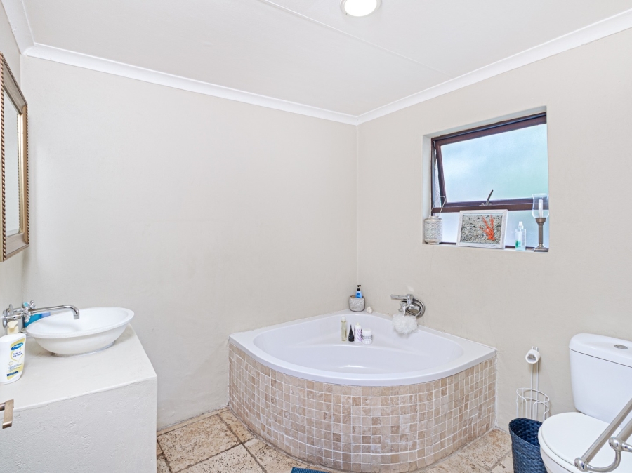 To Let 4 Bedroom Property for Rent in Fourways Gardens Gauteng