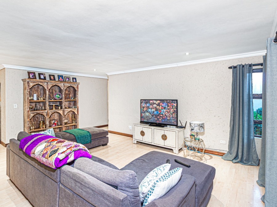 To Let 4 Bedroom Property for Rent in Fourways Gardens Gauteng