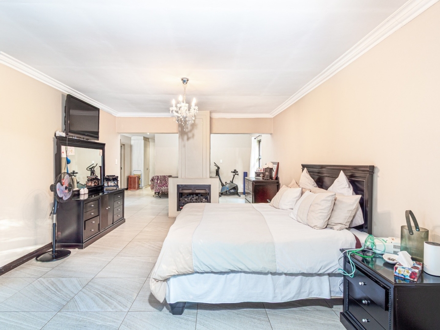 To Let 4 Bedroom Property for Rent in Fourways Gardens Gauteng