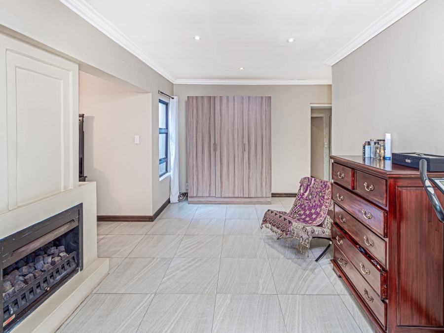 To Let 4 Bedroom Property for Rent in Fourways Gardens Gauteng