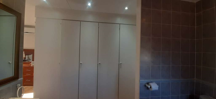 3 Bedroom Property for Sale in Glen Marais Gauteng